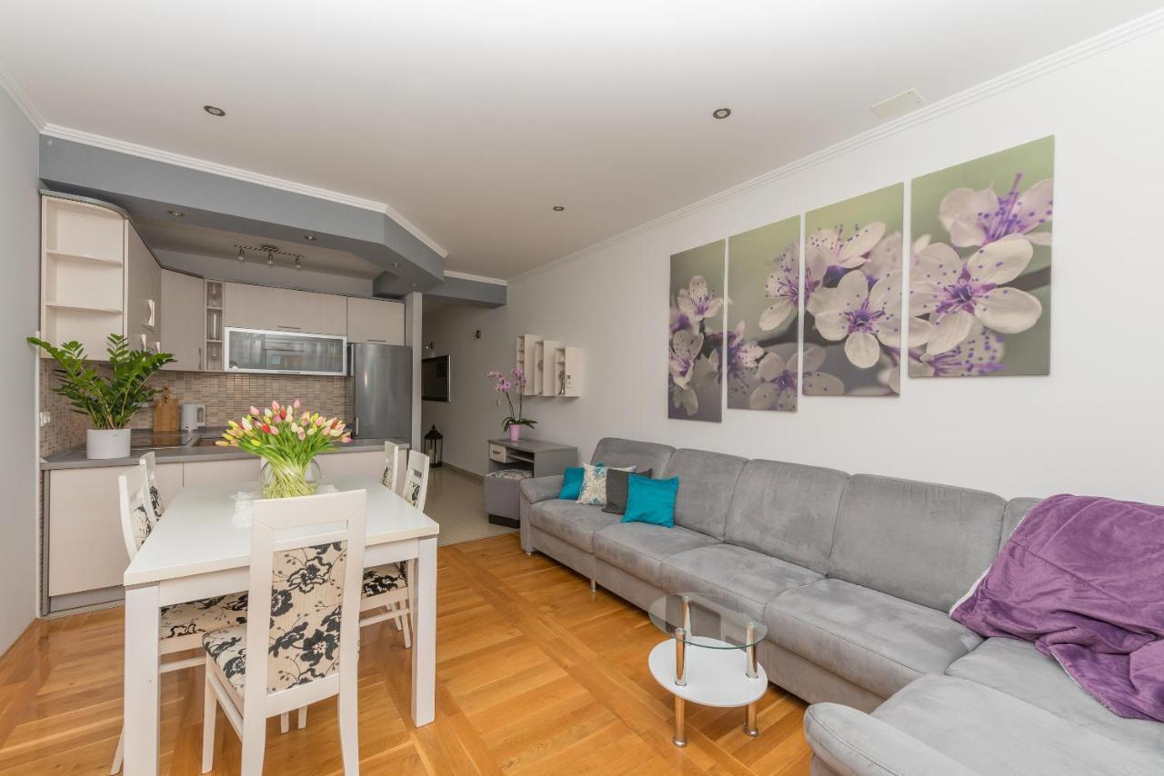 Long Apartment Макарска Экстерьер фото