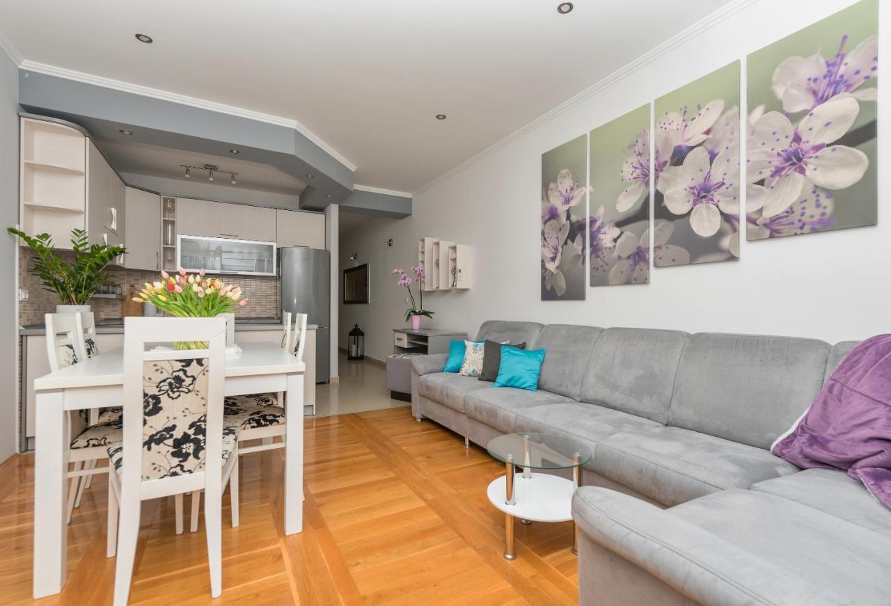Long Apartment Макарска Экстерьер фото