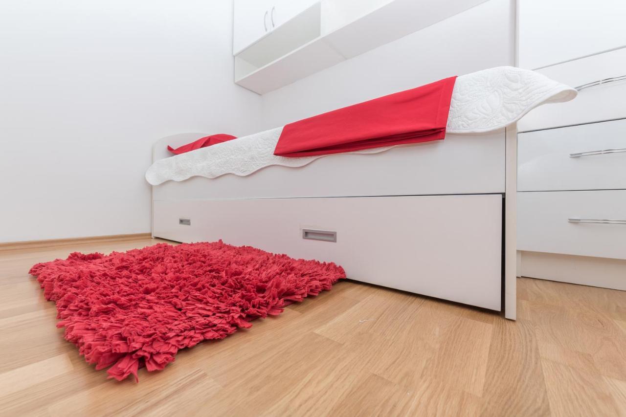 Long Apartment Макарска Экстерьер фото