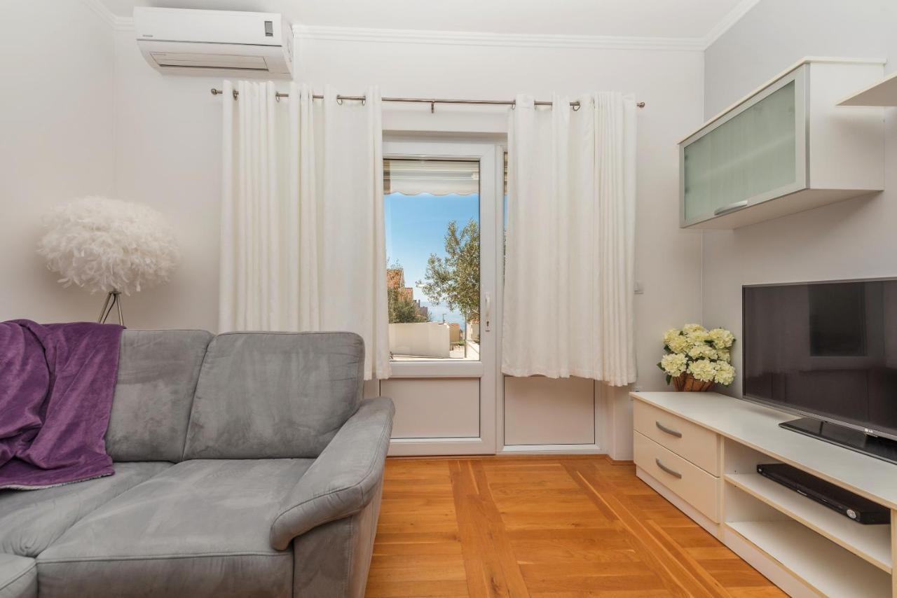 Long Apartment Макарска Экстерьер фото